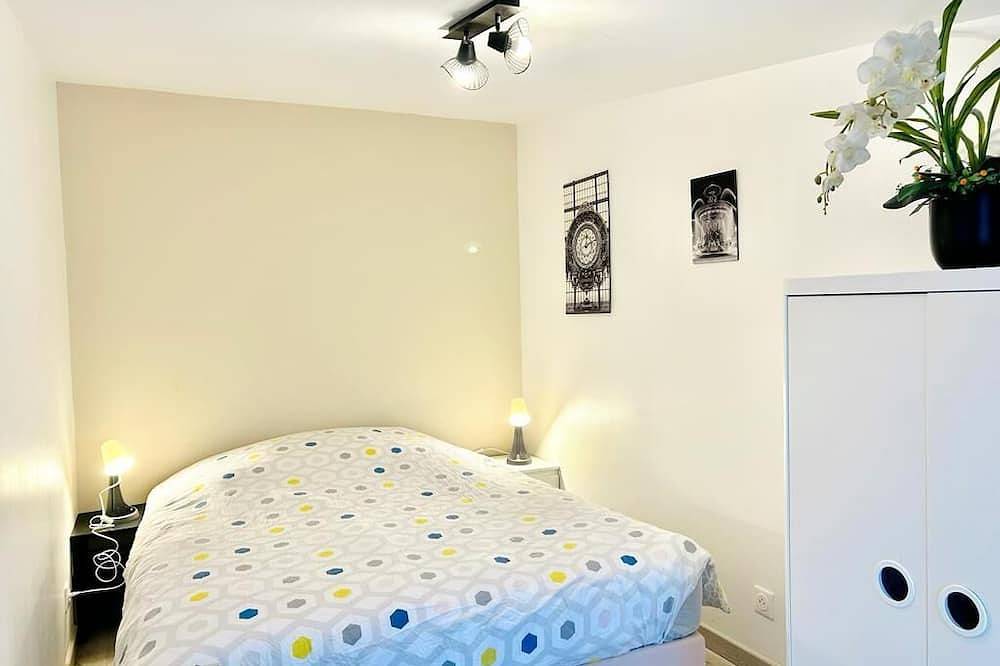 Appartement entier, T2 30 m² accessible Pmr aux portes de Paris in Garches, Hauts-de-Seine