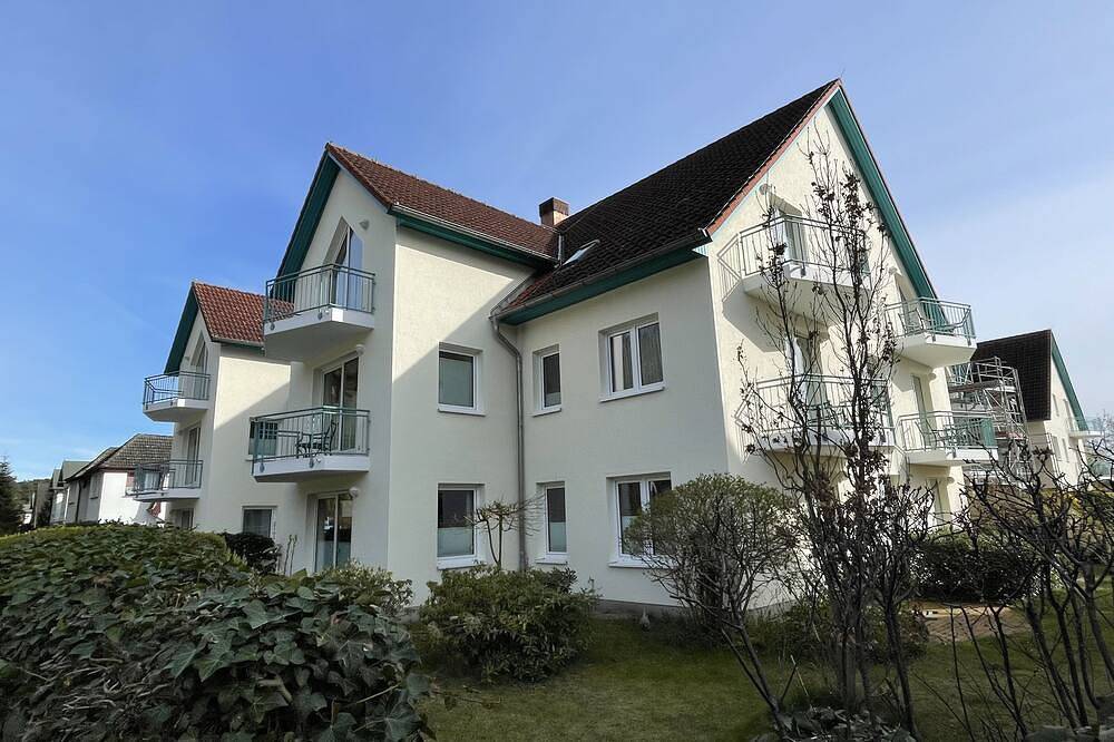 Entire apartment, Very close to the sea and km-long sandy beach; bright and quiet on the edge of the forest, balcony in Zempin, Usedomer Norden