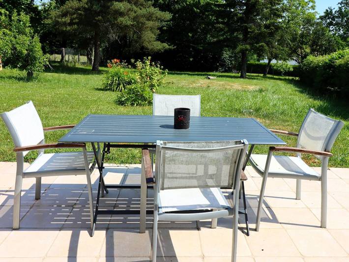 Renoviertes Landhaus mit beheiztem Pool und Haustiere erlaubt in der Nähe von Burgen in Moutiers-en-Puisaye, Auxerre und Umgebung