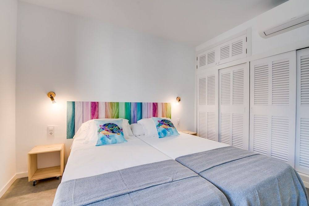Super !! New apartment Cala Morlanda, up to 6 people. Pool, wifi incl in S'Illot, Sant Llorenç des Cardassar