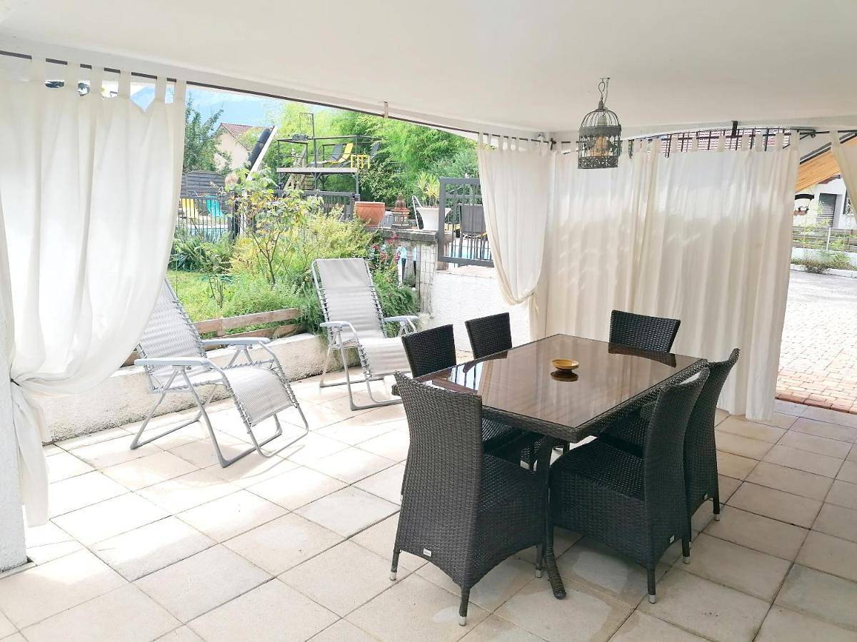 Appartement entier, Two-Bedroom Apartment in Voreppe, Isère