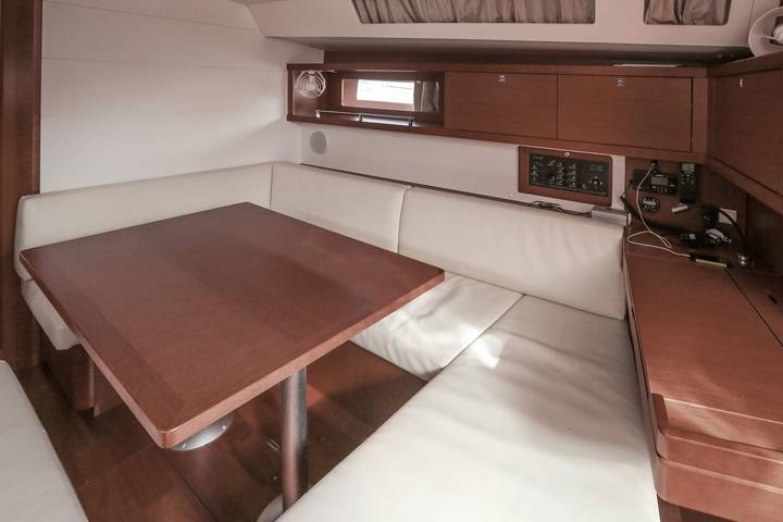 Bateau pour 6 personnes dans Tivat - 4