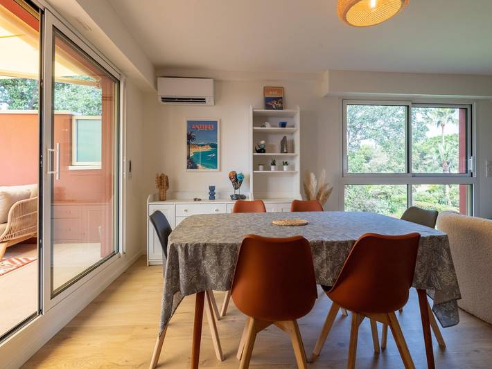 Gîte pour 6 personnes, avec piscine et terrasse, adapté aux familles dans Parc de Vaugrenier - 3