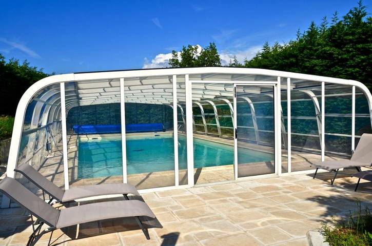 Gîte pour 6 personnes, avec jardin ainsi que piscine et vue, adapté aux familles à Saint-Romain-de-Lerps