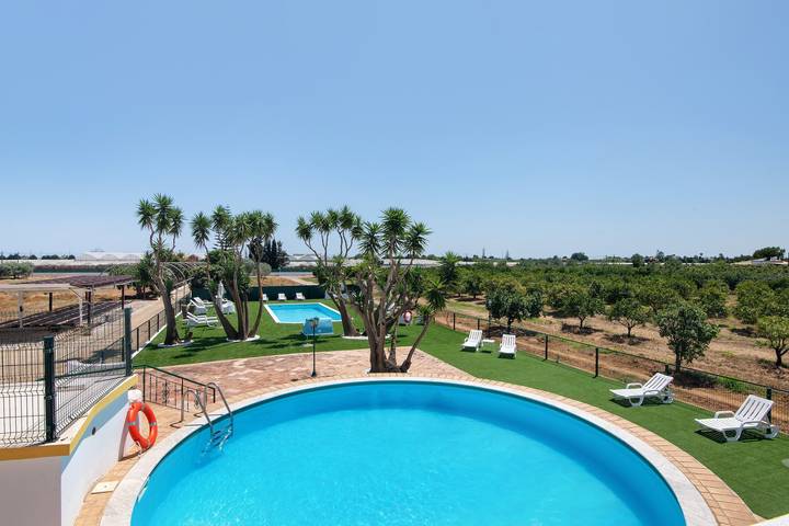 Maison de vacances 'Quinta Alegre Tavira T1' avec piscine partagée, Wi-Fi et climatisation in Luz de Tavira e Santo Estévão, Parque Natural da Ria Formosa