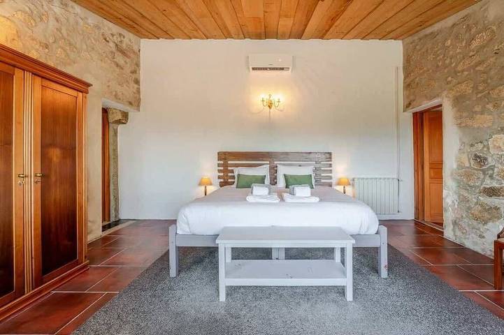 Location de vacances pour 6 personnes, avec piscine ainsi que balcon et jardin dans Barroselas - 3