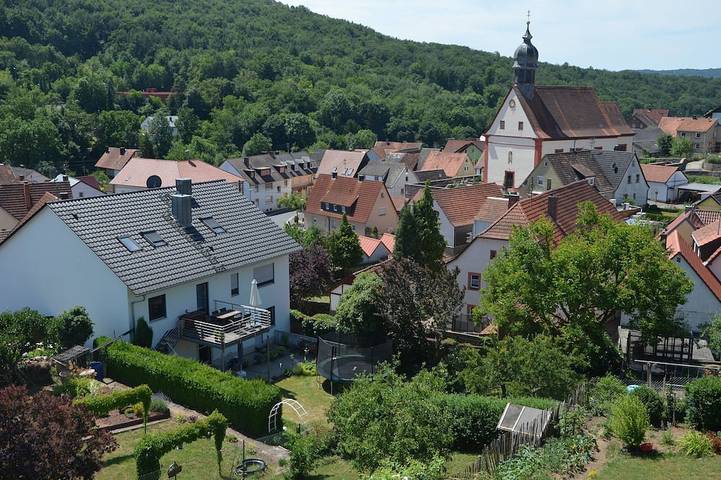 Ferienwohnung für 4 Personen, mit Balkon und Garten in Karlstadt