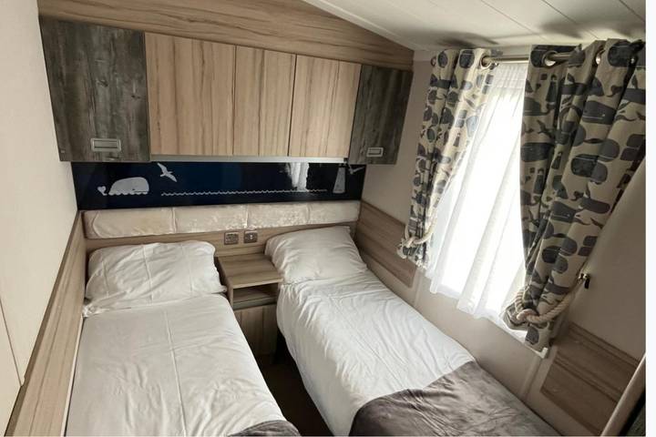Silver-grade Mobile - Sleeps 6 - Dogs Welcome in Caister-on-Sea, Great Yarmouth