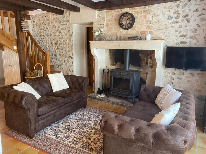 Location de vacances pour 6 personnes, avec piscine ainsi que jardin et vue à Queaux - 4