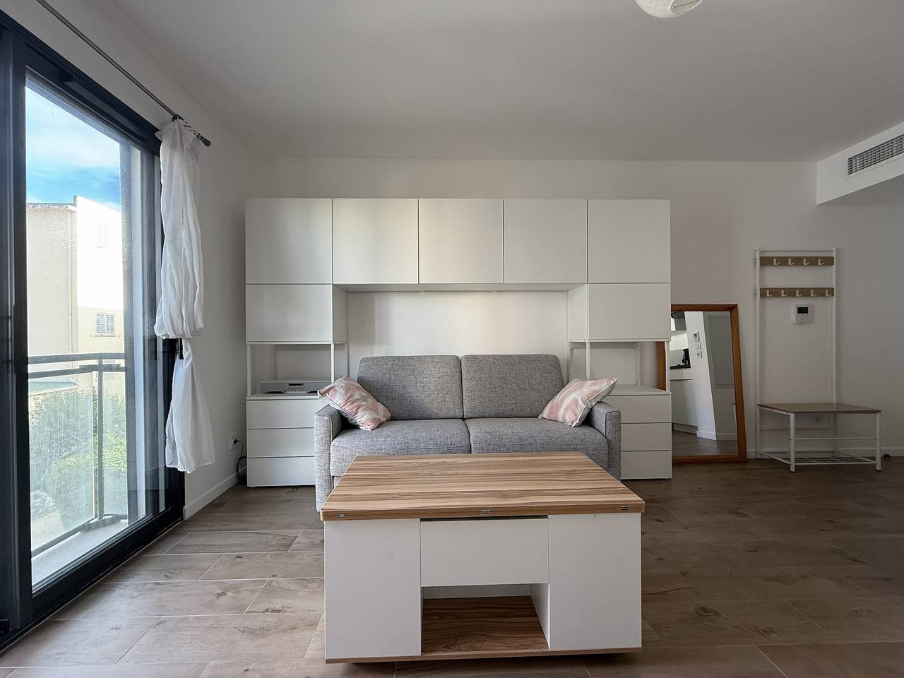 Estudio entero, Centre Juan, estudio tranquilo con aire acondicionado y parking in Juan-les-Pins, Antibes