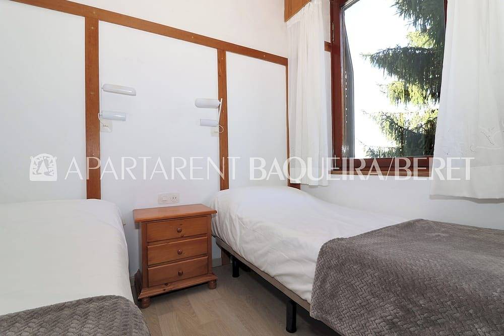 Entire apartment, Lebre - Edificio Mauberme in Salardú, Naut Aran