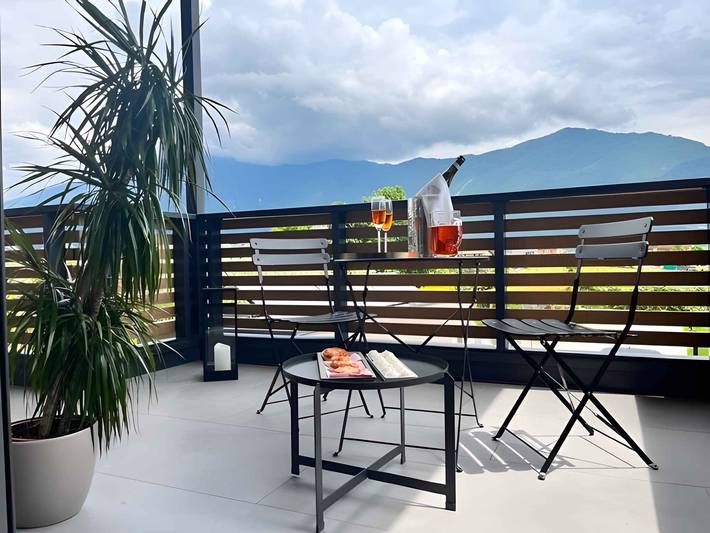 Apartamento vacacional entero, Apartamento vacacional Edificio nuevo con balcón y aire acondicionado.  in San Giorgio (Trient), Riva del Garda