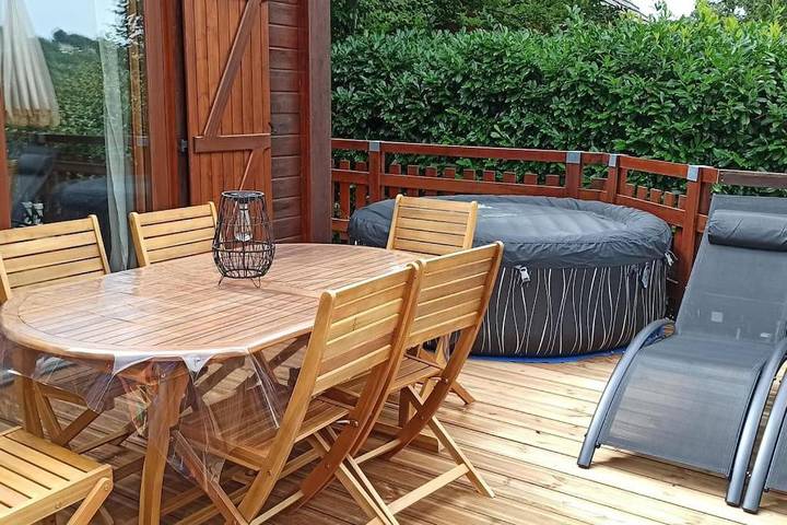 Gîte pour 6 personnes, avec piscine ainsi que jacuzzi et jardin à Beaulieu - 4