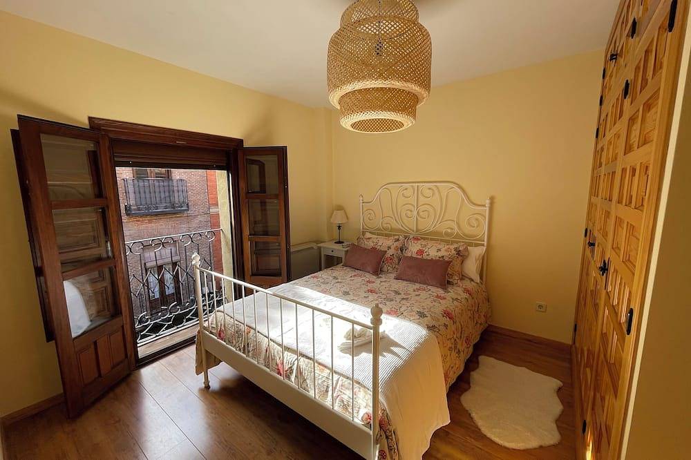Entire apartment, El Refugio de Cervantes, familiar, historic and charming. in Alcalá de Henares, Madrid Province