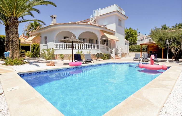 Holiday rental for 8 people, with Terrace and Garden as well as Pool in Ciudad Quesada