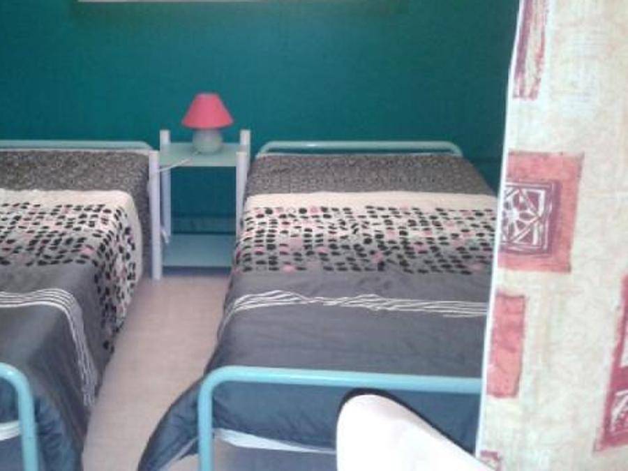 Camping Les Catalpas - Bungalow de lona 4 personas - B 15 Bungalow de lona de 2 dormitorios (sin baños) in Fumel, Quercy