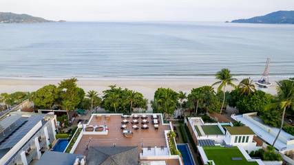 Station pour 3 personnes, avec balcon ainsi que piscine et jacuzzi à Patong Beach