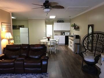 Bed And Breakfast for 4 Guests in Blue Ridge Mountains, Tennessee, Picture 4