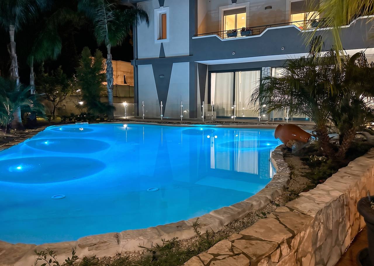 Affascinante Villa a Fontane Bianche con Piscina Privata in Cassibile, Siracusa
