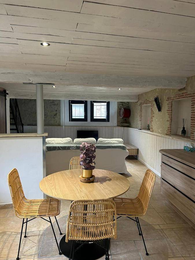 Gîte pour 4 personnes, avec terrasse à Villasavary