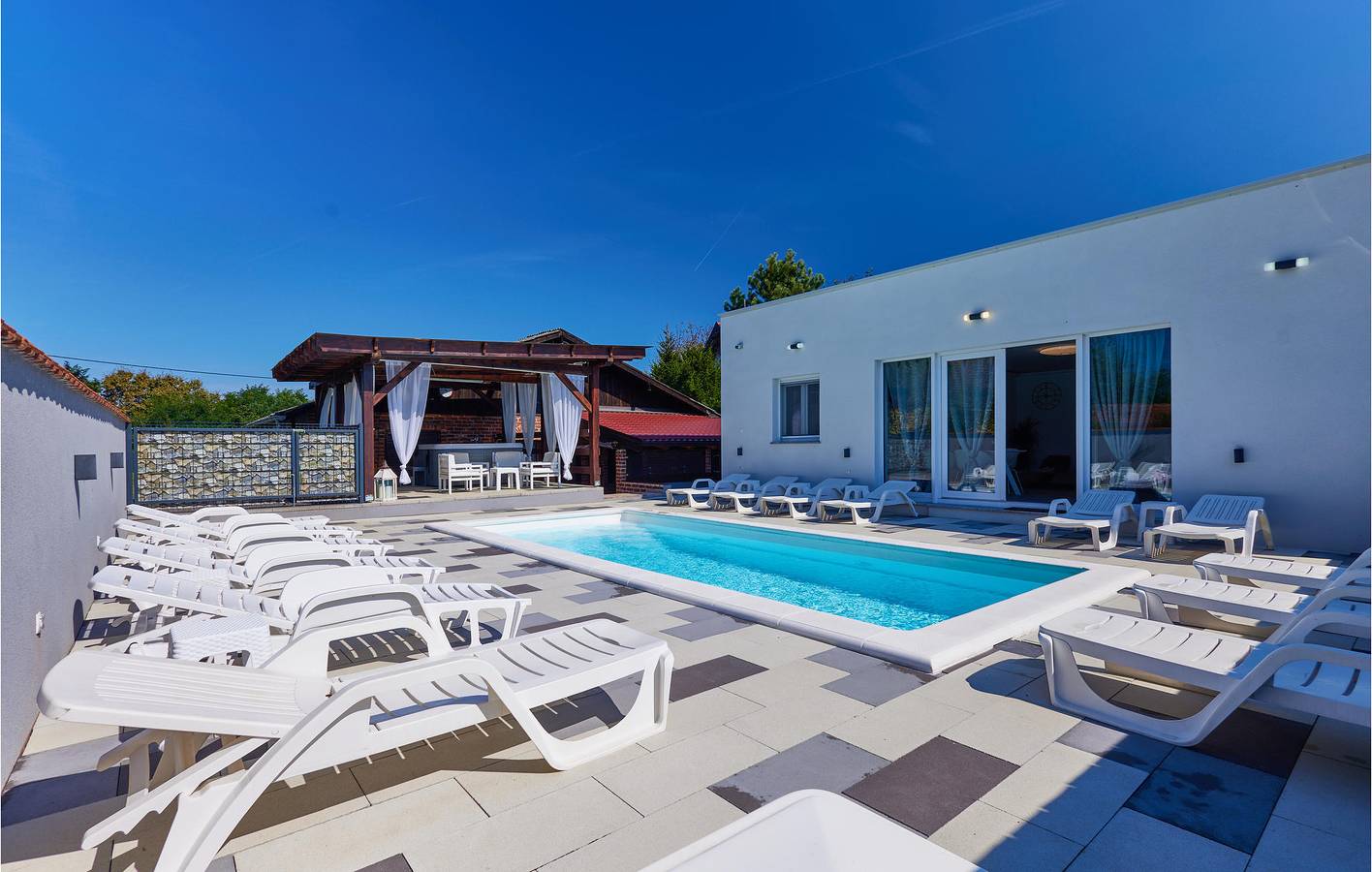 Casa de vacaciones para 14 personas con terraza in Kapela, Condado de Bjelovar-Bilogora