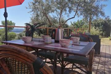 Gîte pour 4 personnes, avec terrasse et piscine, animaux acceptés à Villeneuve