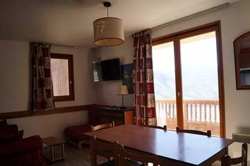 Gîte pour 8 personnes, avec piscine, animaux acceptés dans Col De La Croix De Fer
