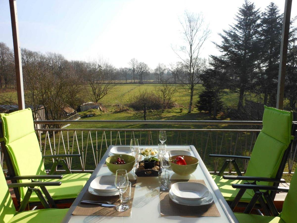 Ganze Wohnung, Two-Bedroom Apartment with Balcony in Hesel, Ostfriesland