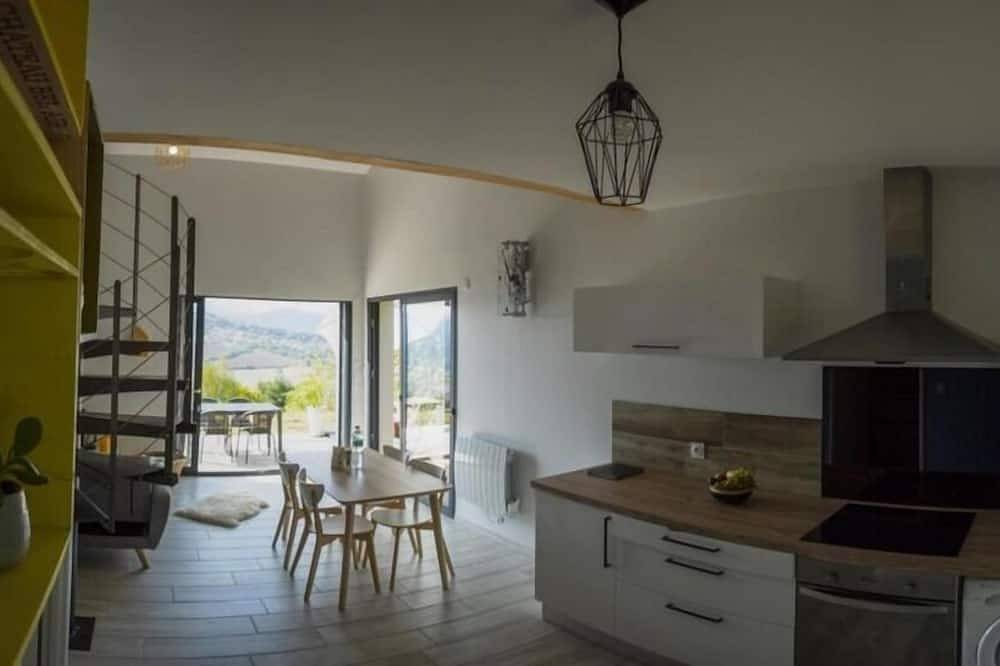L'Alphonsine Gite-Confort Vue sur Montagne in Veyre-Monton, Région de Clermont-Ferrand