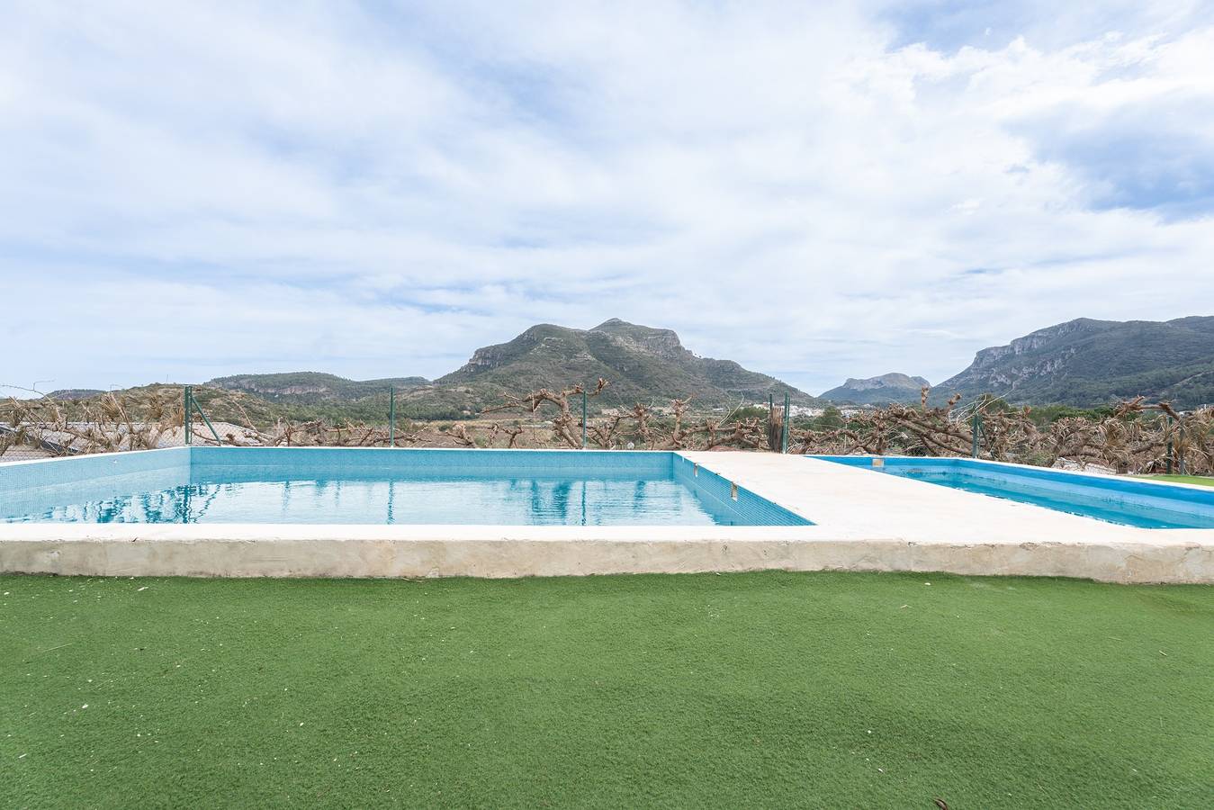 Ferienhaus 'Cabaña Madera B' mit Bergblick, Wlan und Klimaanlage in Barx, Costa de Valencia