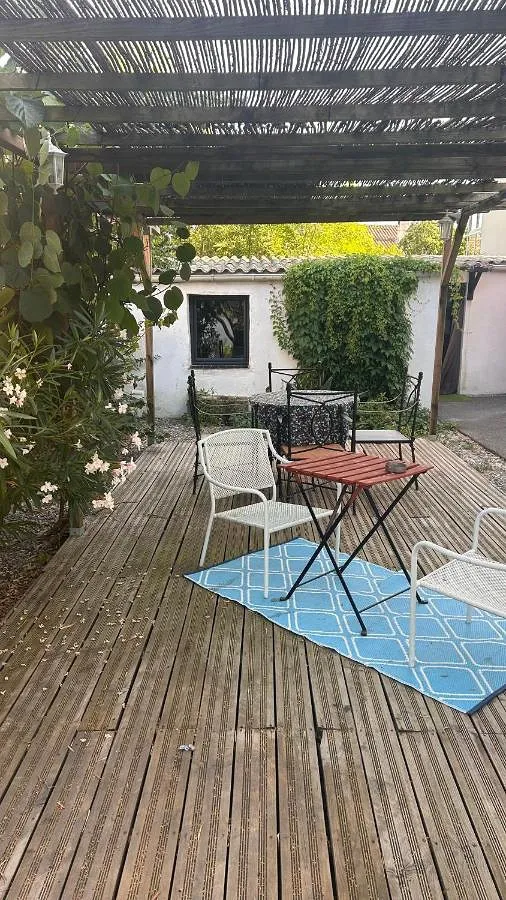 Apartamento de vacaciones para 2 personas, con jardín además de vistas y piscina - 1