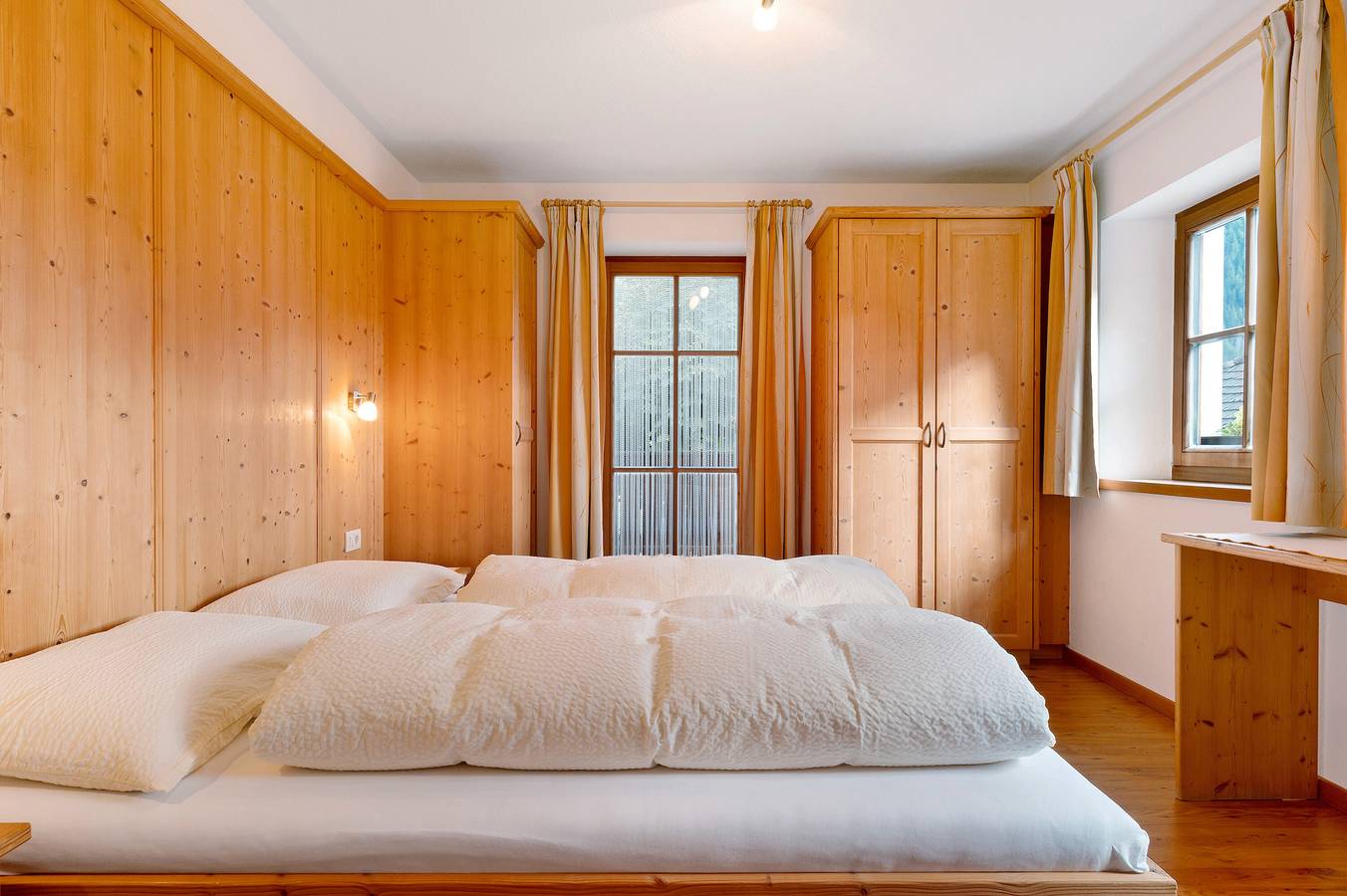 Ganze Wohnung, Apartment 'Fichte' mit Bergblick, gemeinsamer Terrasse und Wlan in Antholz, Rasen-Antholz