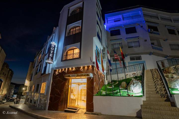 Hôtel pour 2 personnes, avec terrasse ainsi que piscine et vue