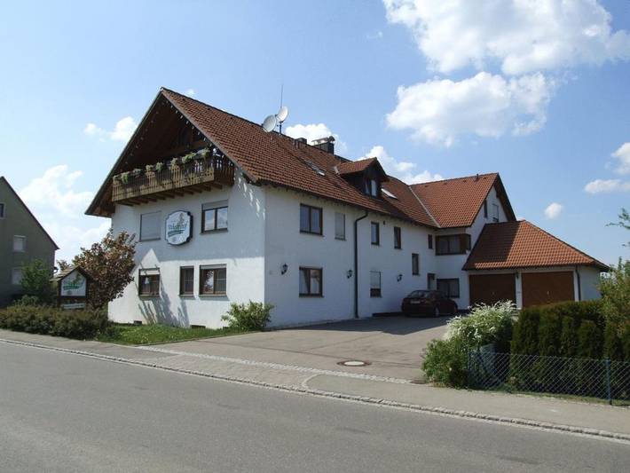 Hotel für 5 Personen, mit Balkon/Terrasse und Terrasse sowie Garten und Sauna in Schwäbische Alb