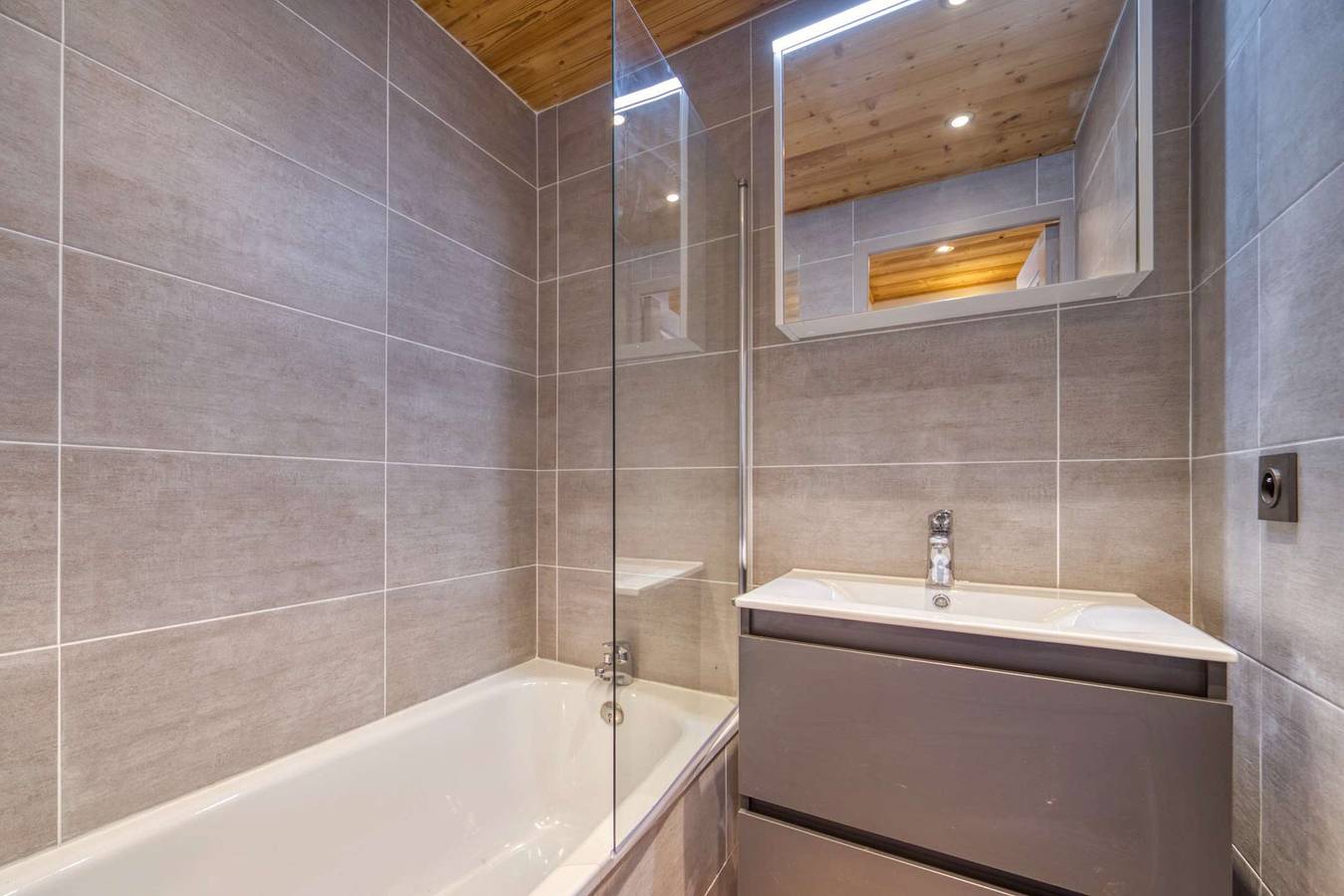 Appartement de vacances entier, La Valériane 103 - Très beau 2 pièces avec vue dégagée sur la vallée in Valmorel, Les Avanchers-Valmorel