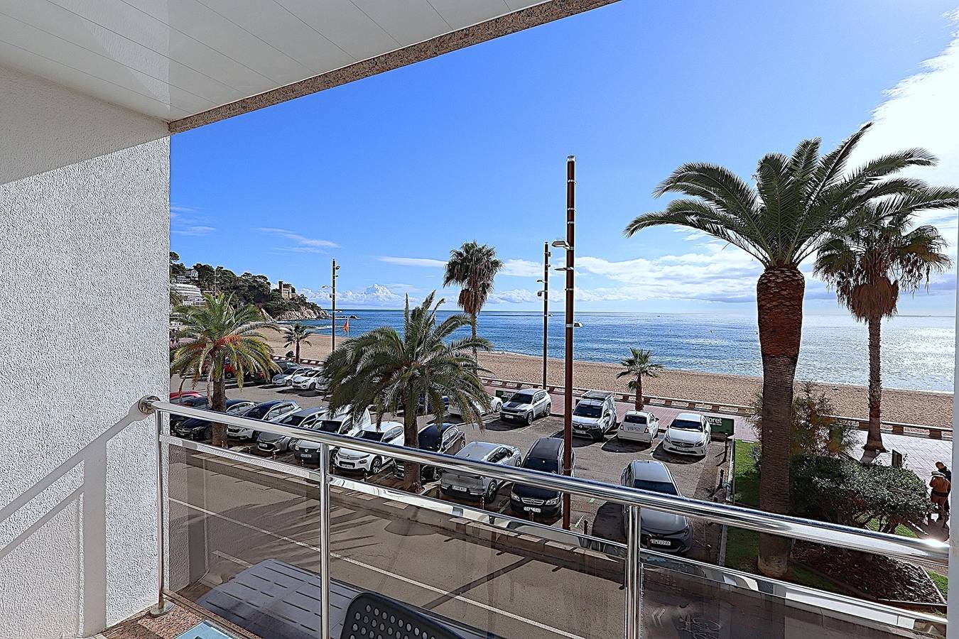 Apartamento entero, Diamonds Sea View – Apartamento frente al mar con terraza y capacidad para 6 personas in Central Lloret de Mar, Lloret de Mar