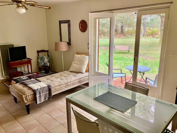 Location de vacances pour 4 personnes, avec vue et jardin à Uza - 3