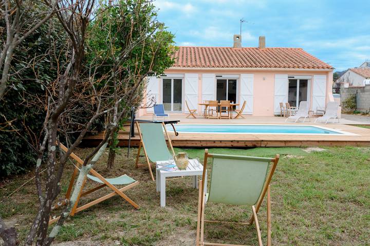 Location de vacances pour 4 personnes, avec jacuzzi et jardin, adapté aux familles à Saint-Génis-des-Fontaines