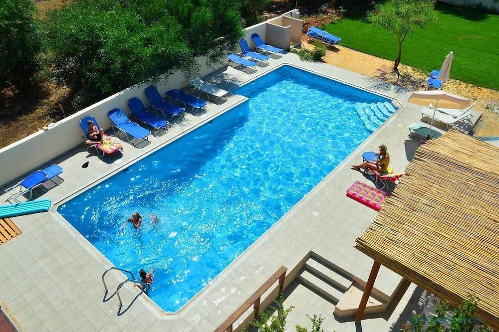 Eleonora Boutique Hotel is situated 1 km from Anissaras city centre in Iraklio-Heraklion und Umgebung