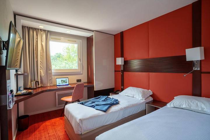 Hôtel pour 2 personnes, avec vue ainsi que piscine et jardin à Bouaye - 4