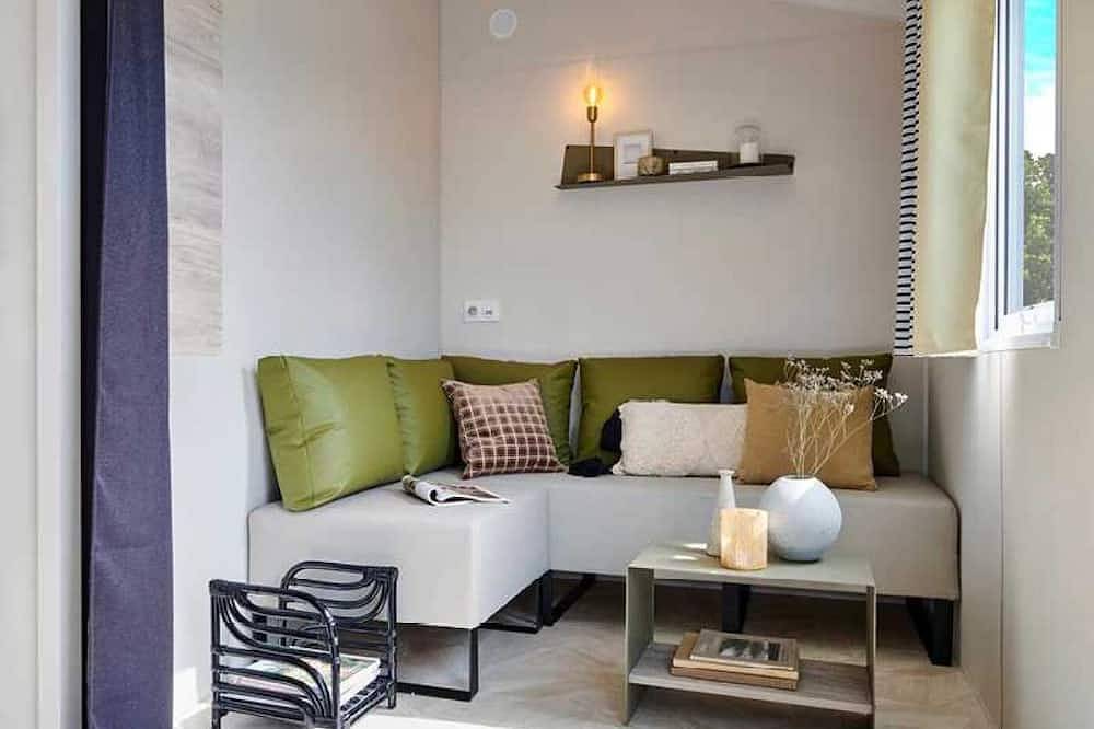 Camping 3 étoiles - Piscine - ccbbbeh in Surgères, Rochefort region