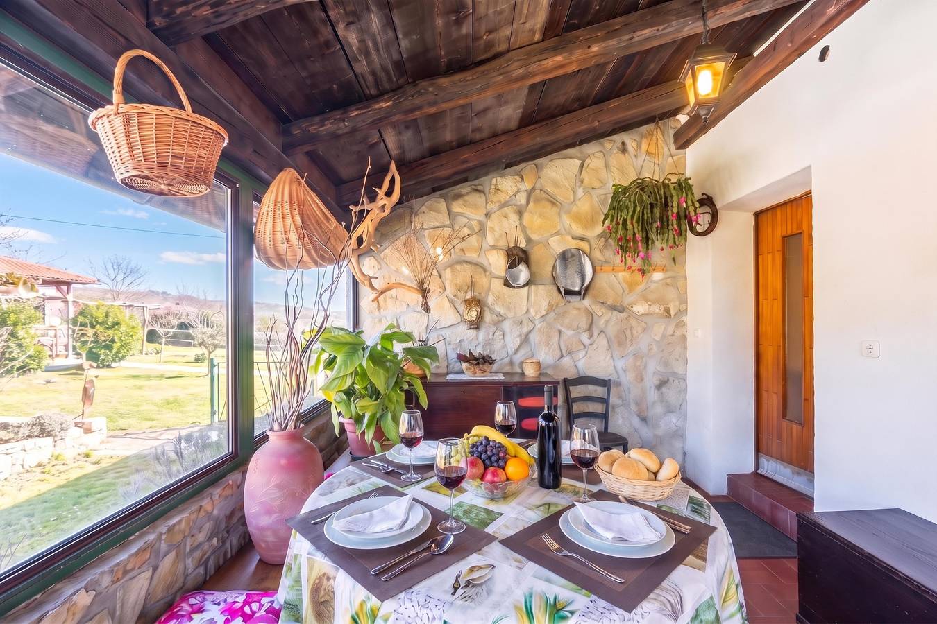 Apartamento inteiro, Rural Apt Lea for 2 /w Terrace in Koper, Istria Eslovena