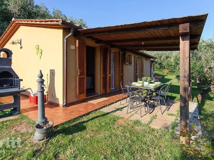 Casa vacanza per 6 persone, con terrazza e piscina nonché balcone/terrazza a Calci