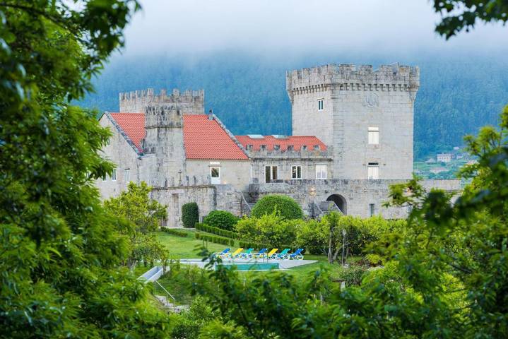 Hôtel pour 3 personnes, avec jardin ainsi que piscine et vue à Tomiño - 2