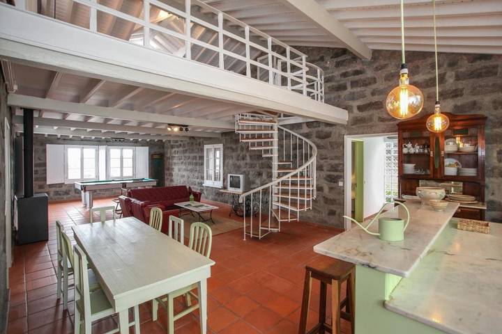 Location de vacances pour 7 personnes, avec vue et jardin dans Água de Alto - 4