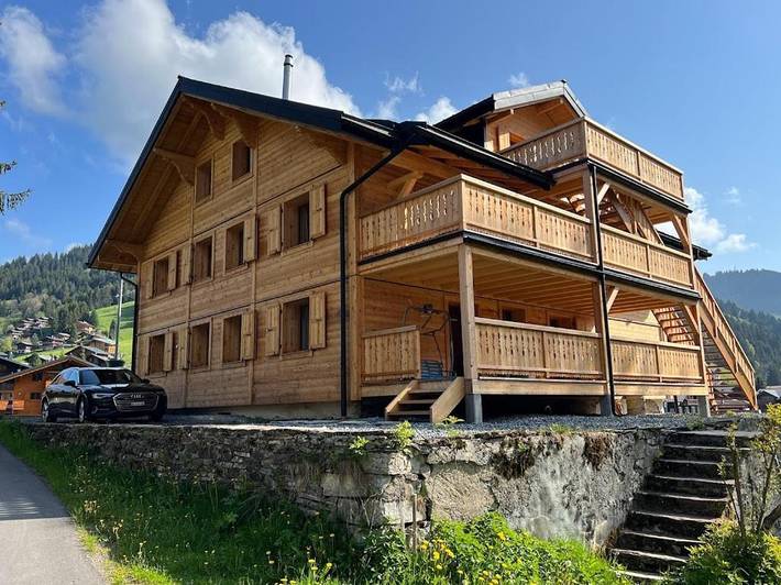 Gîte pour 8 personnes, avec terrasse et vue, animaux acceptés dans Morgins