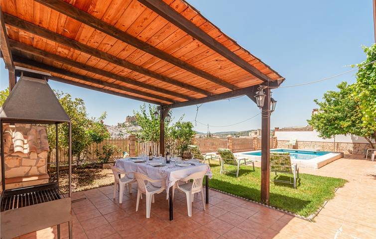 75m² Klimatisiertes Apartment mit Pool & WiFi in Montefrío, Granada Provinz