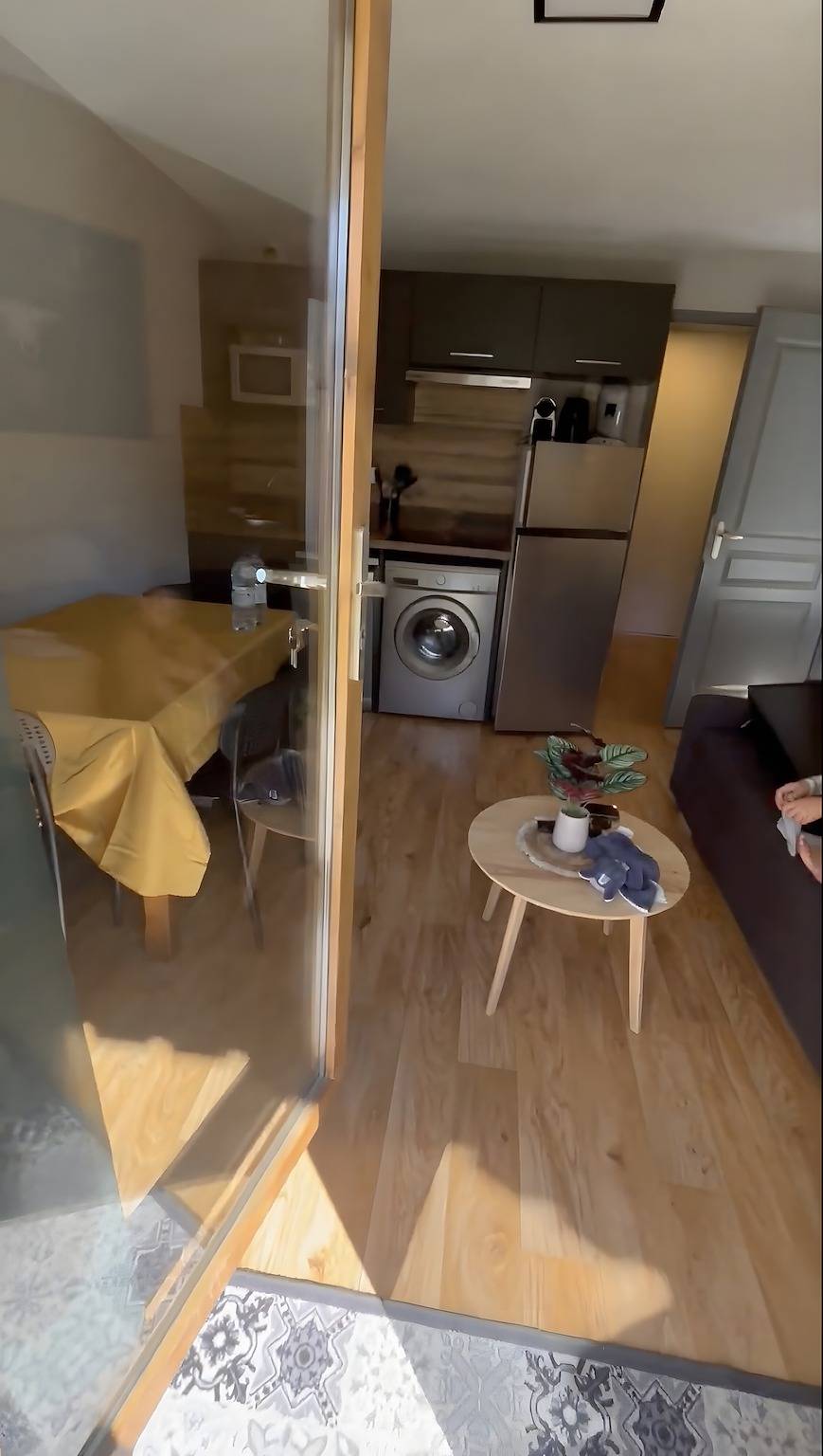 Entire apartment, “La Perle Albiez Montrond” Apartment with Private Terrace and Wi-Fi in Col du Mollard, Albiez-Montrond