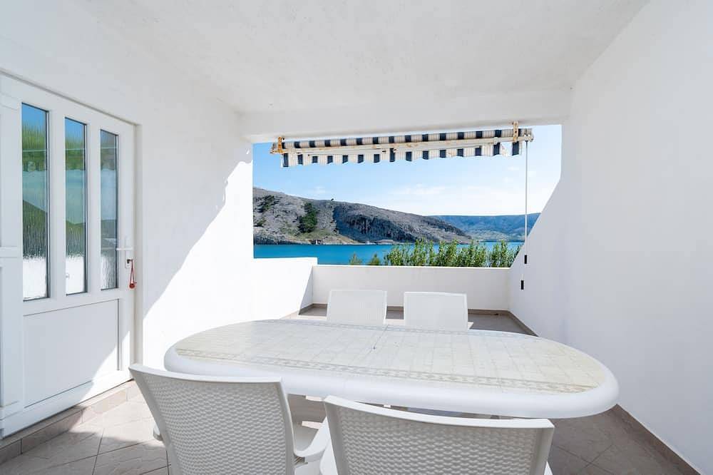 Ganze Wohnung, 1-Zimmer-Ferienwohnung am Strand Metajna, Pag in Metajna, Pag