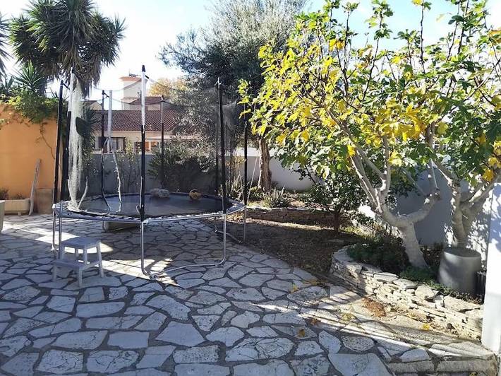 Location de vacances pour 8 personnes, avec jacuzzi et bassin pour enfant ainsi que piscine et jardin à Théza - 2